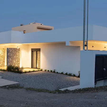 Pebble Garden Apartment