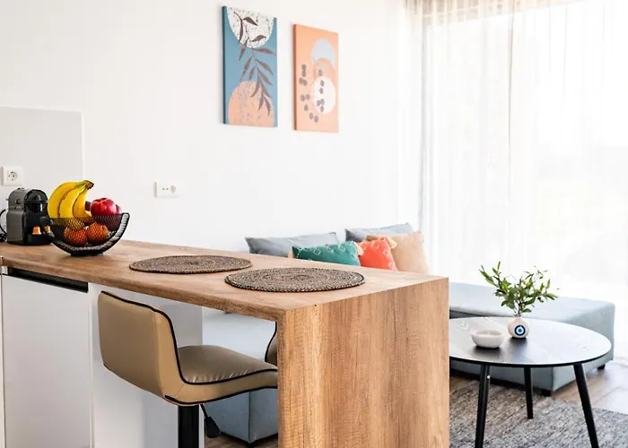 Apartment Pebble Garden