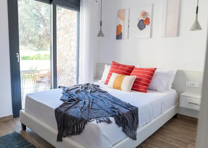 Pebble Garden Apartment
