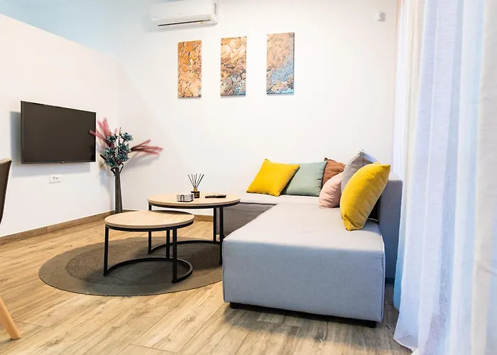 Apartment Pebble Garden *